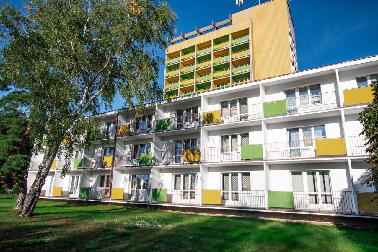 Krysztalowa Przystan Mrzeżyno Buitenkant foto