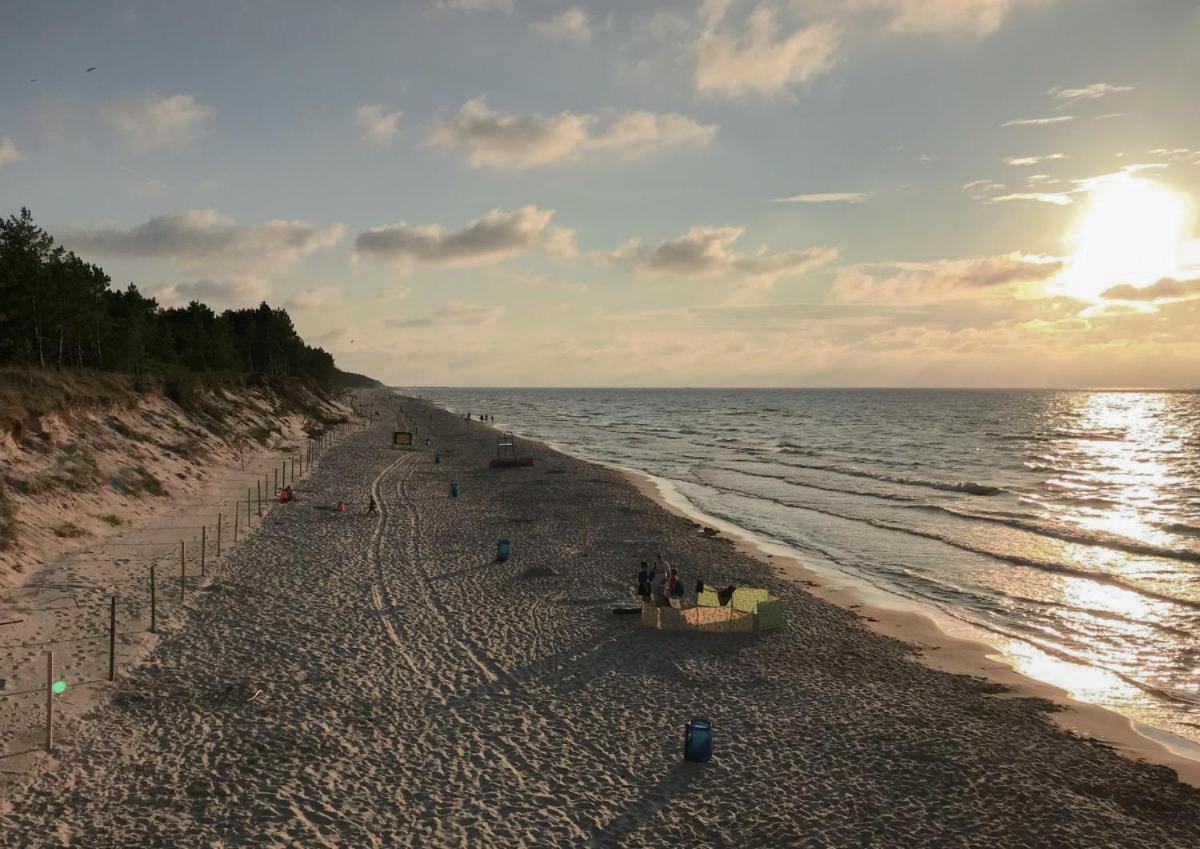 Krysztalowa Przystan Mrzeżyno Buitenkant foto