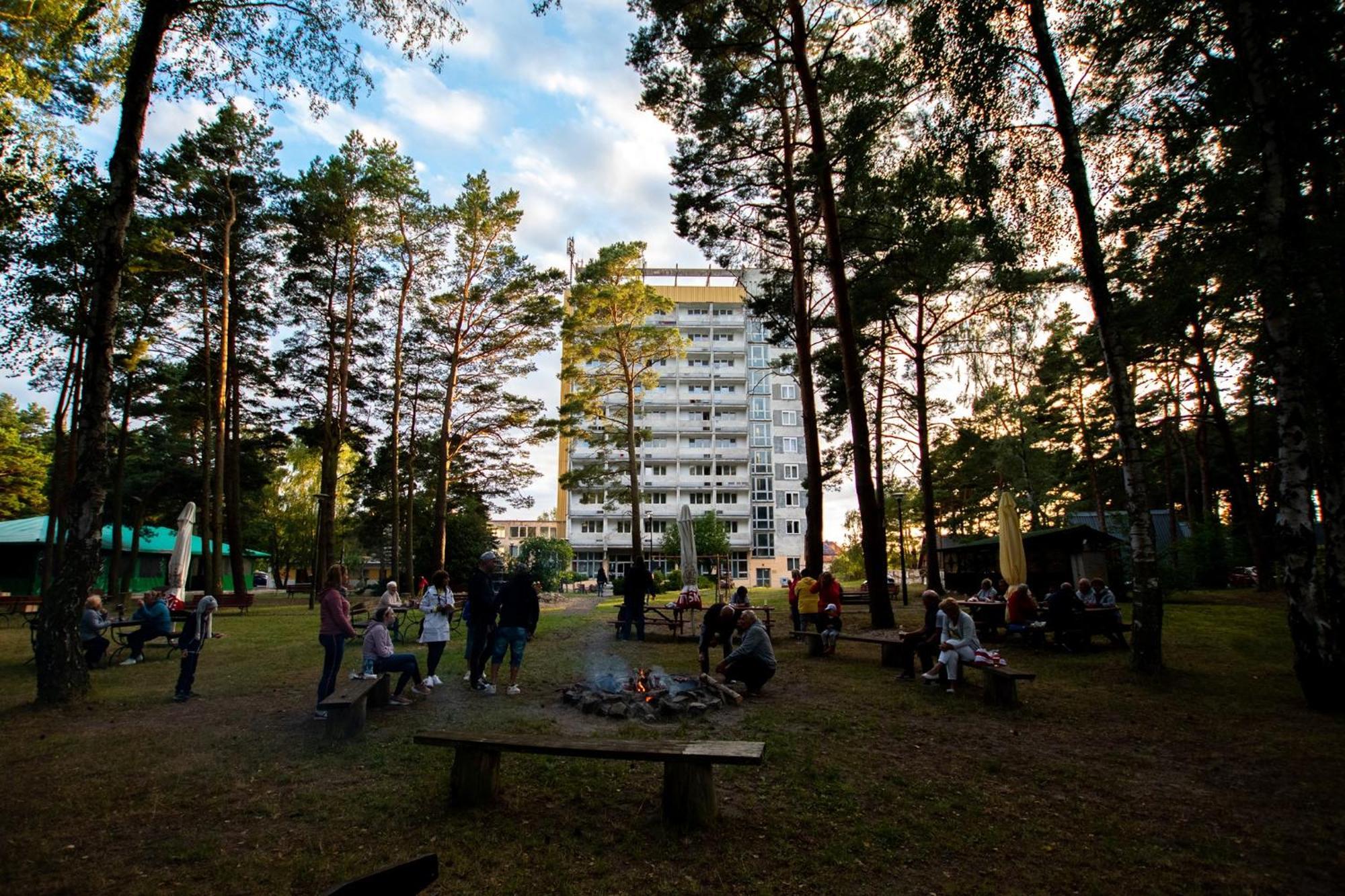 Krysztalowa Przystan Mrzeżyno Buitenkant foto