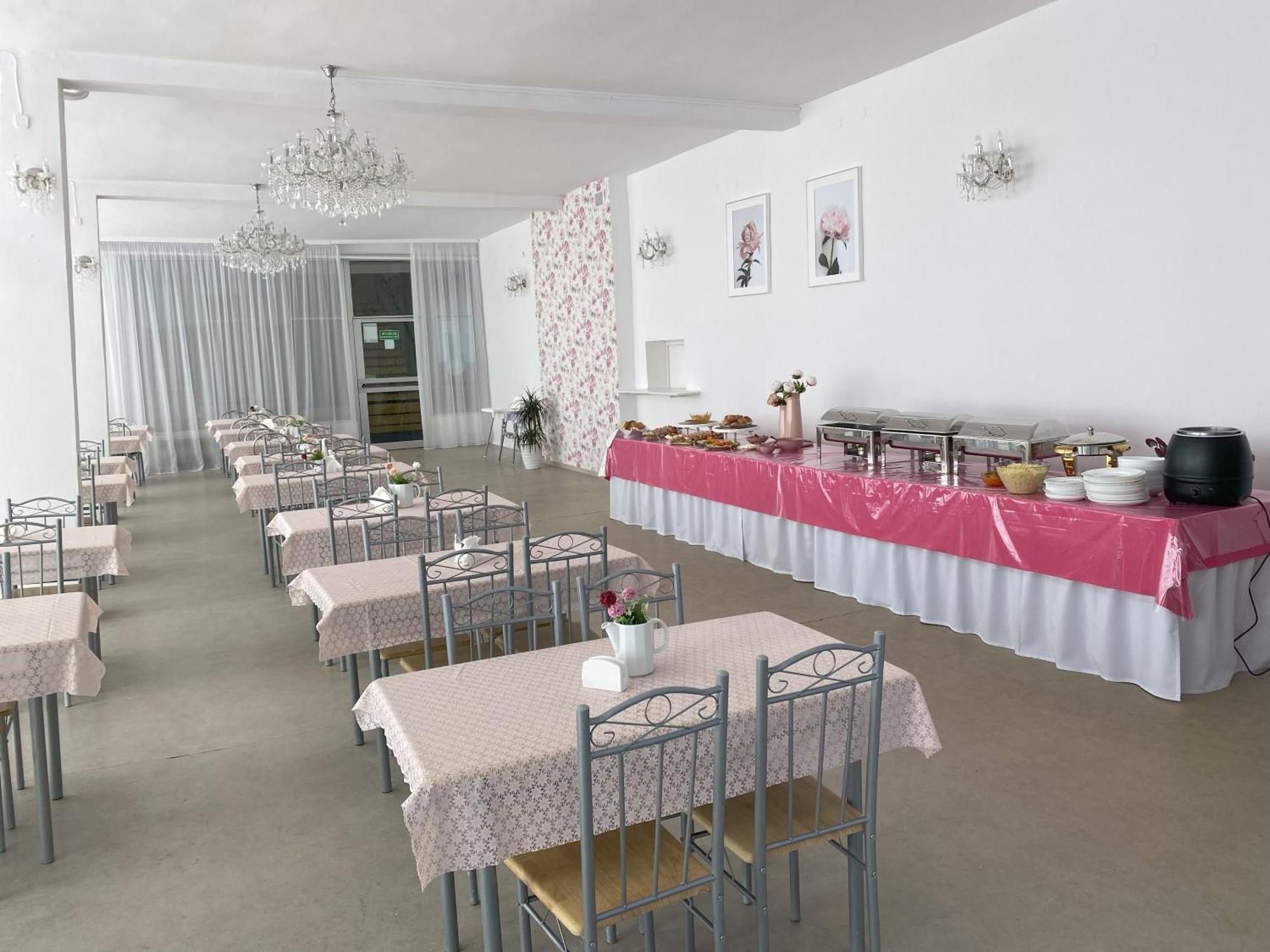 Krysztalowa Przystan Mrzeżyno Buitenkant foto