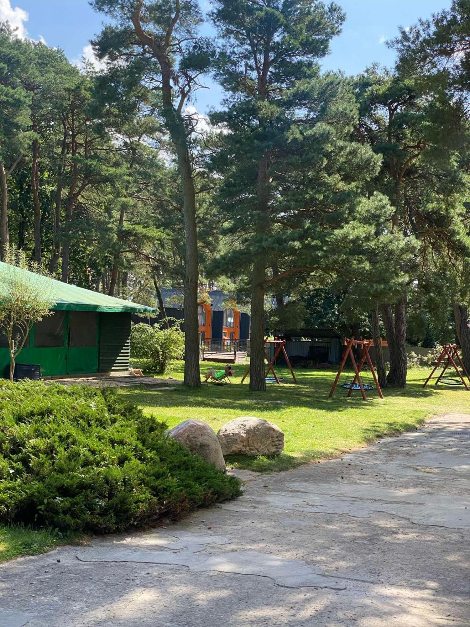 Krysztalowa Przystan Mrzeżyno Buitenkant foto